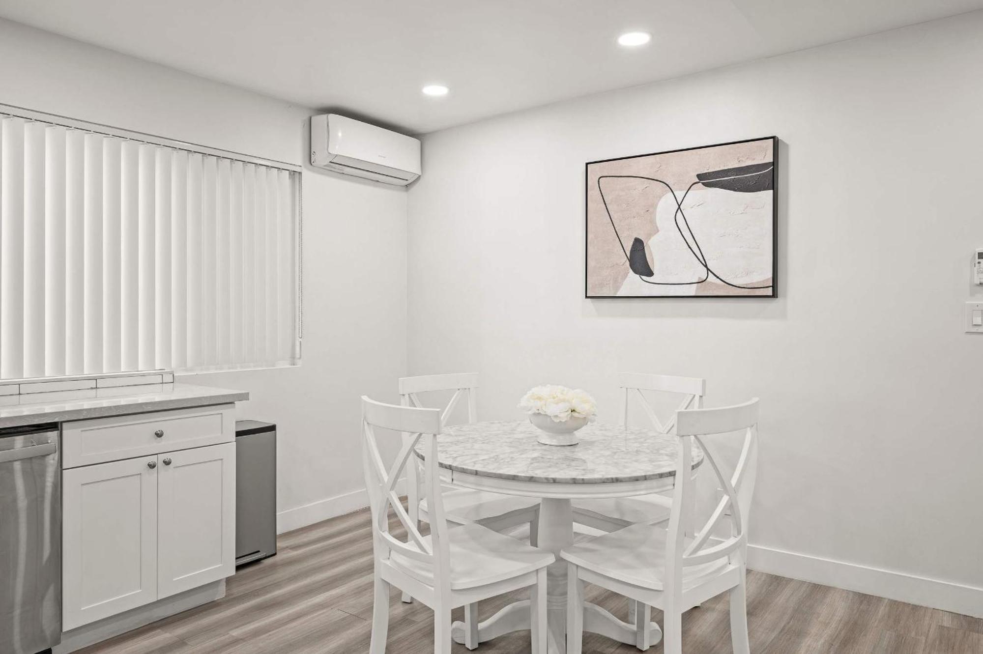 New Renovated 2B2B Apt Self Checkin Free Parking 1 帕萨迪纳 外观 照片