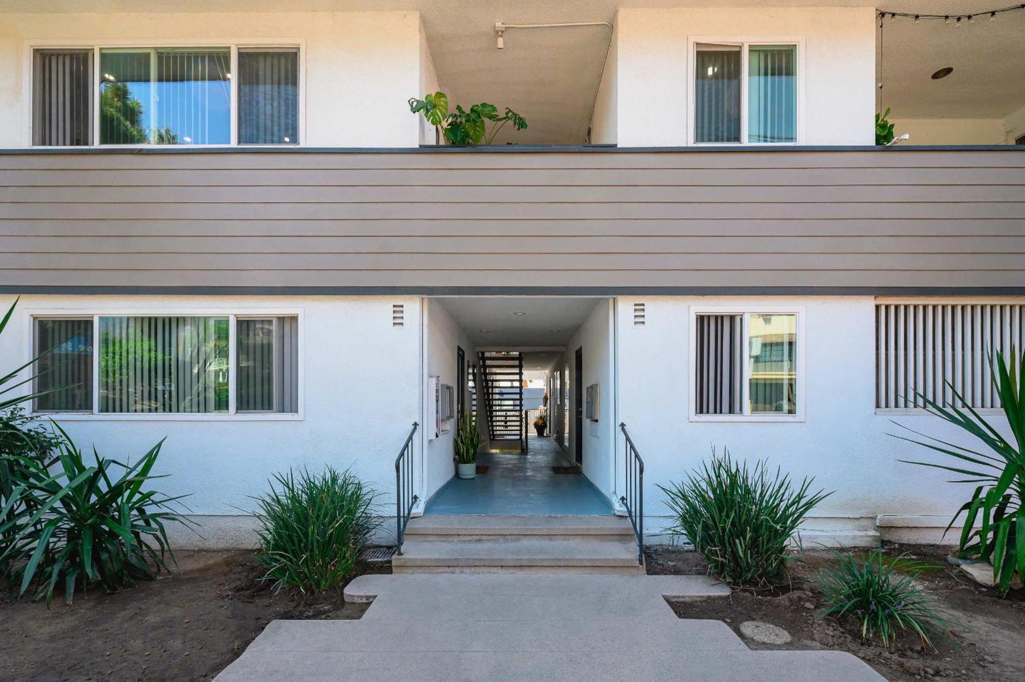 New Renovated 2B2B Apt Self Checkin Free Parking 1 帕萨迪纳 外观 照片