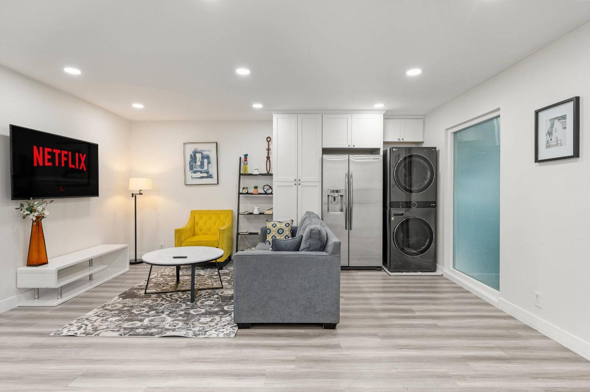 New Renovated 2B2B Apt Self Checkin Free Parking 1 帕萨迪纳 外观 照片