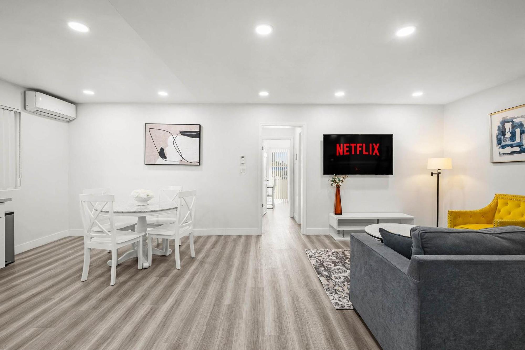 New Renovated 2B2B Apt Self Checkin Free Parking 1 帕萨迪纳 外观 照片