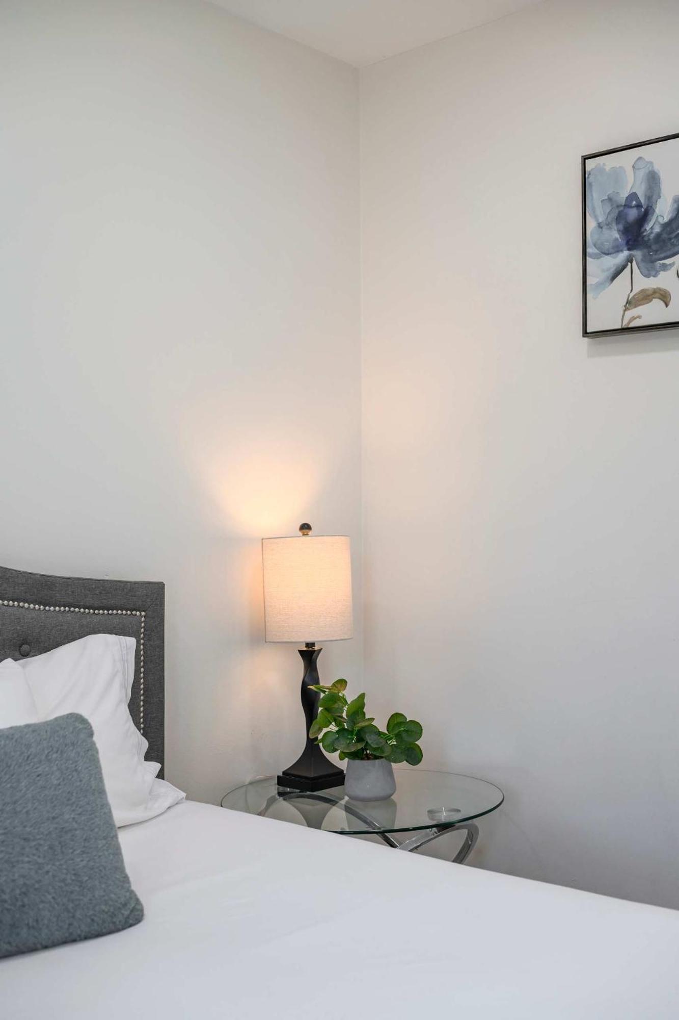 New Renovated 2B2B Apt Self Checkin Free Parking 1 帕萨迪纳 外观 照片
